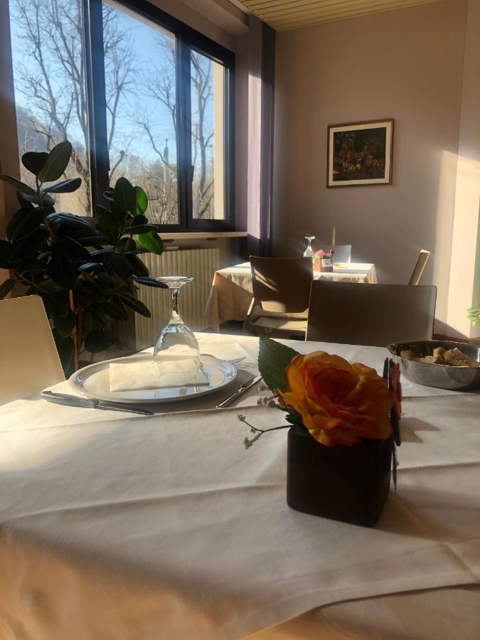 Albergo Casa Dell'Ospite ブレシア エクステリア 写真