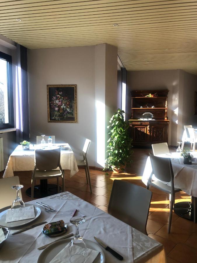 Albergo Casa Dell'Ospite ブレシア エクステリア 写真