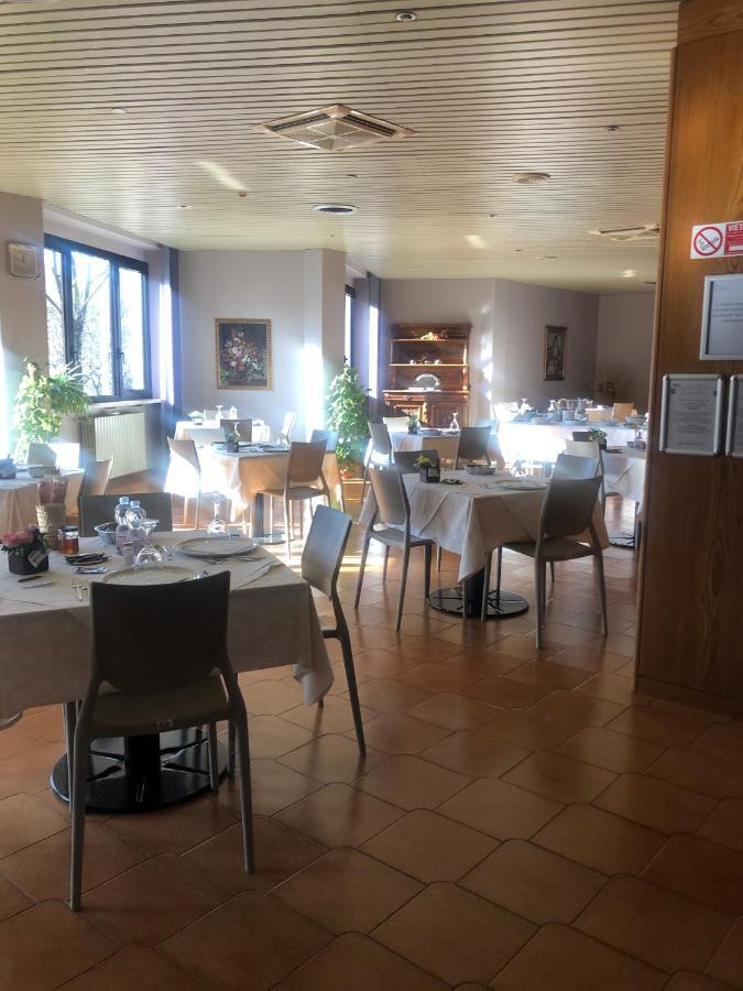 Albergo Casa Dell'Ospite ブレシア エクステリア 写真